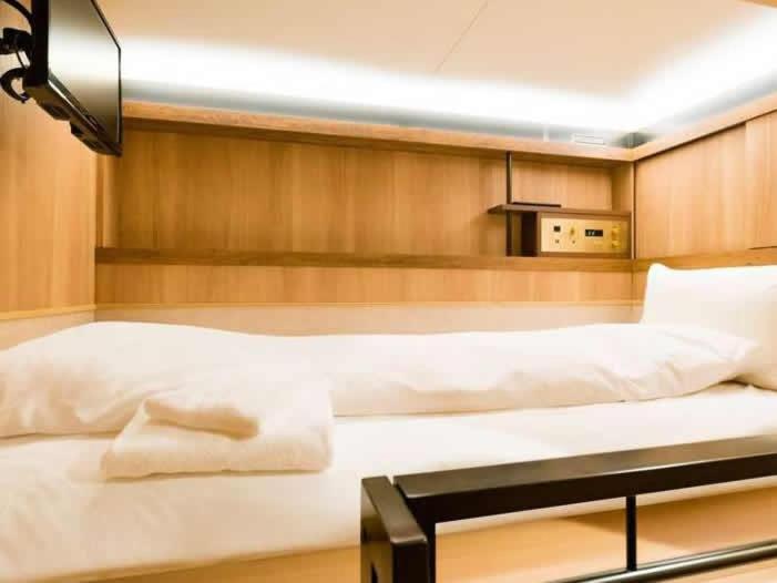 Cabin Inn Kyoto Sanjo Kawaramachi Екстериор снимка